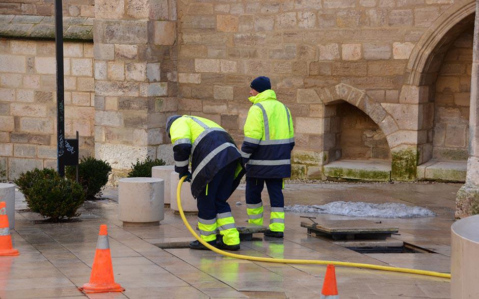 comment déboucher les toilette Sceaux